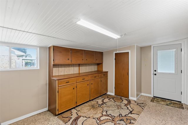 108 W Viser Street, Madisonville, TX 77864