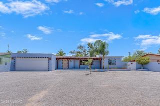 2558 E Blacklidge Drive, Tucson, AZ 85716