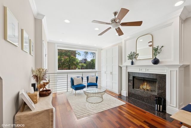 1418 W Chestnut Street 1, Chicago, IL 60642