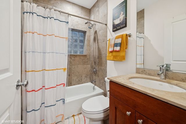 1418 W Chestnut Street 1, Chicago, IL 60642