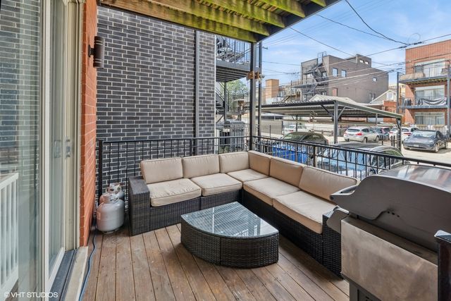 1418 W Chestnut Street 1, Chicago, IL 60642