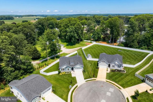 61 BLACK OAK CT, Stewartstown, PA 17363