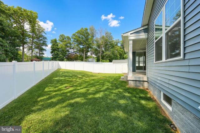 61 BLACK OAK CT, Stewartstown, PA 17363