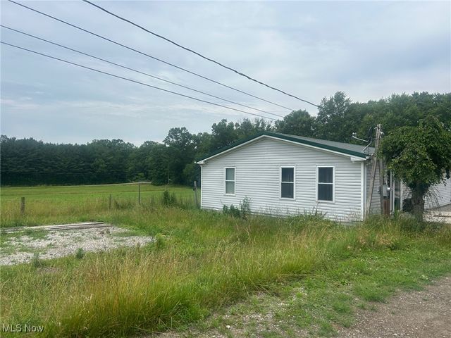 1577 + 1575 State Route 39 NE, New Philadelphia, OH 44663