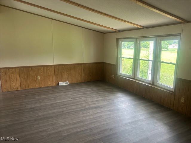 1577 + 1575 State Route 39 NE, New Philadelphia, OH 44663