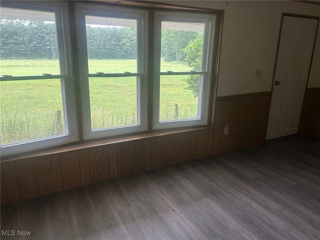 1577 + 1575 State Route 39 NE, New Philadelphia, OH 44663