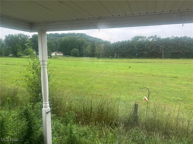 1577 + 1575 State Route 39 NE, New Philadelphia, OH 44663