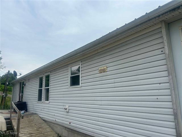 1577 + 1575 State Route 39 NE, New Philadelphia, OH 44663