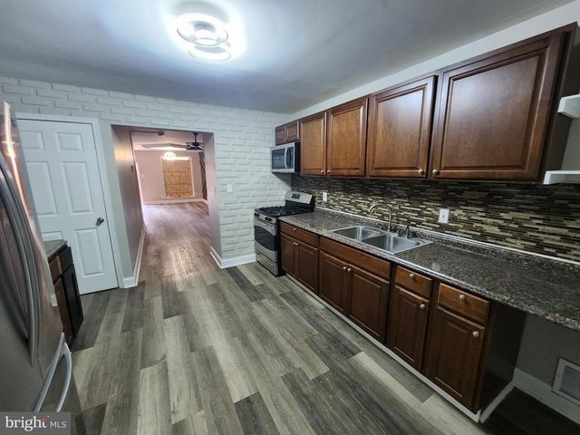 614 N DUKELAND ST, Baltimore, MD 21216