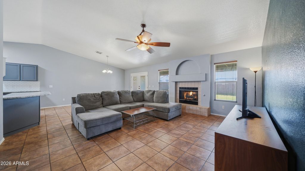 Image 2 of property listing at 3870 BARRACO Drive, Sierra Vista, AZ 85650