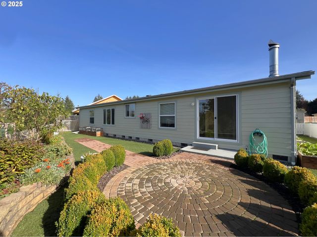 63408 NATHAN Dr, Coos Bay, OR 97420