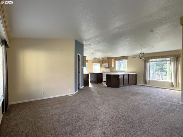 63408 NATHAN Dr, Coos Bay, OR 97420