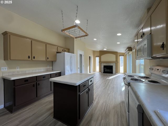 63408 NATHAN Dr, Coos Bay, OR 97420