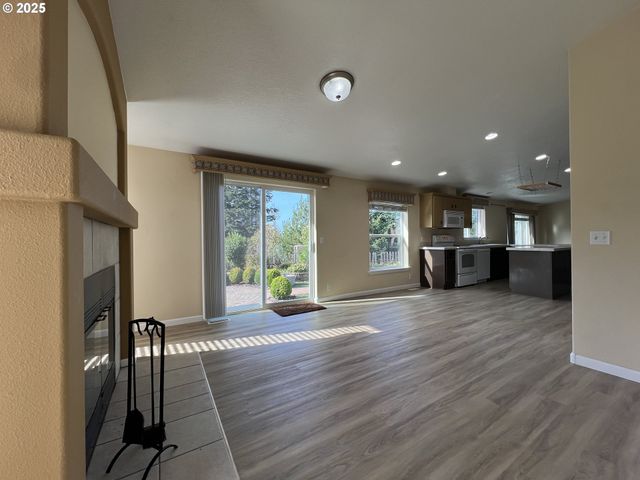 63408 NATHAN Dr, Coos Bay, OR 97420