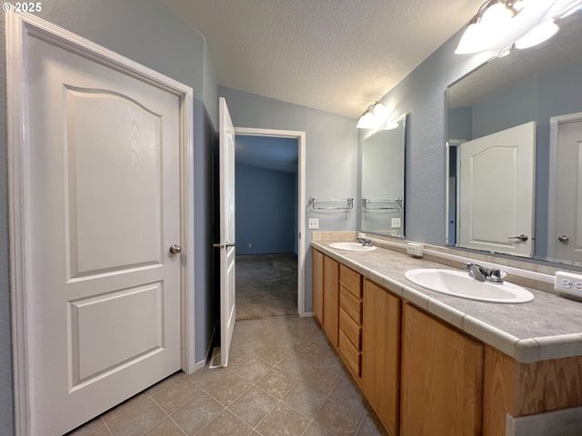 63408 NATHAN Dr, Coos Bay, OR 97420