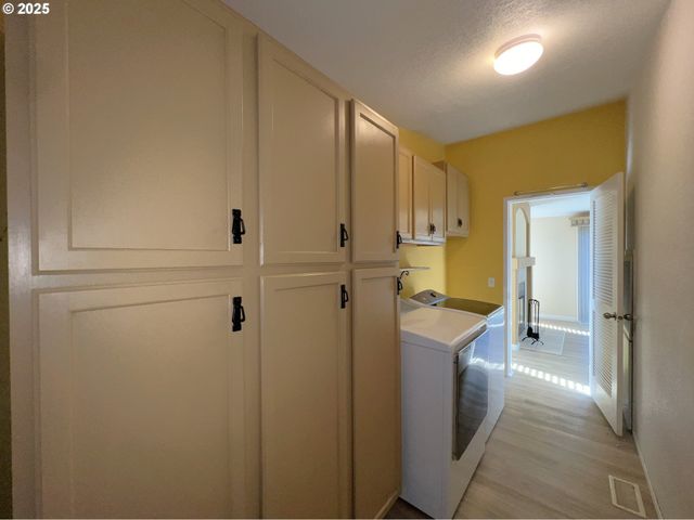 63408 NATHAN Dr, Coos Bay, OR 97420