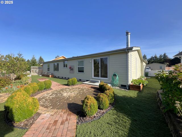 63408 NATHAN Dr, Coos Bay, OR 97420