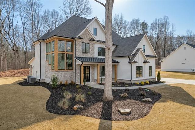 100 Gleneagles Way, Pendergrass, GA 30567