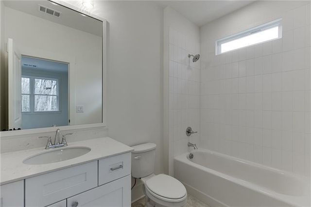 100 Gleneagles Way, Pendergrass, GA 30567