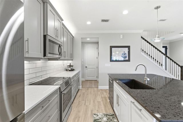 1004 MANGO COURT, Oldsmar, FL 34677