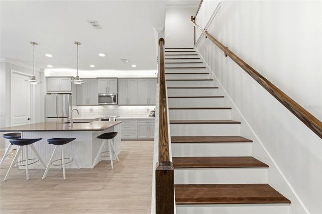 1004 MANGO COURT, Oldsmar, FL 34677