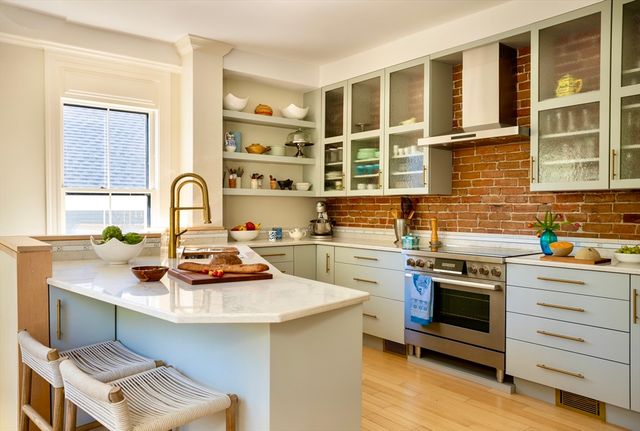 118 Pearl Street 2, Cambridge, MA 02139