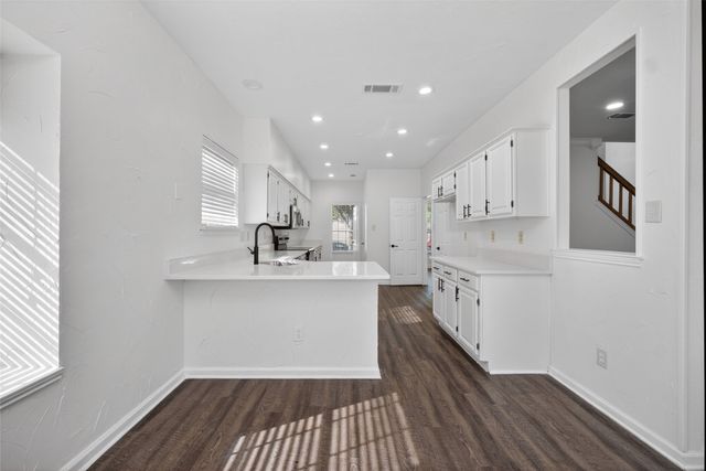 2306 Edinburgh Street, Arlington, TX 76018