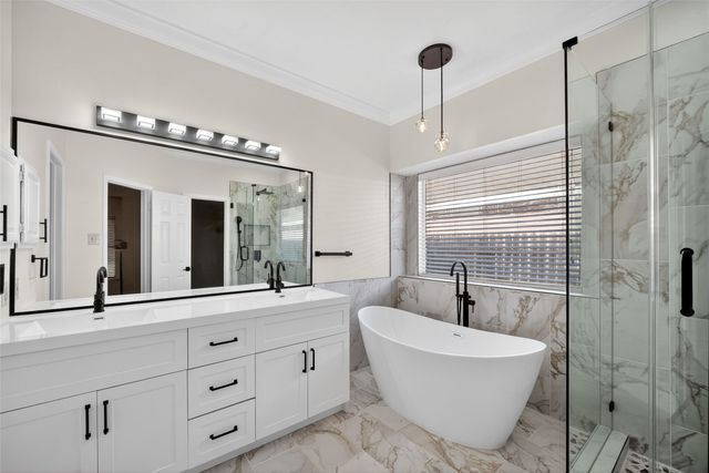 2306 Edinburgh Street, Arlington, TX 76018