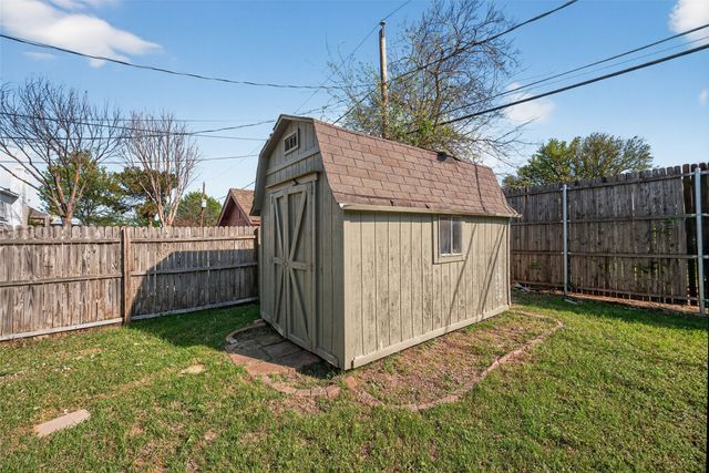 2306 Edinburgh Street, Arlington, TX 76018