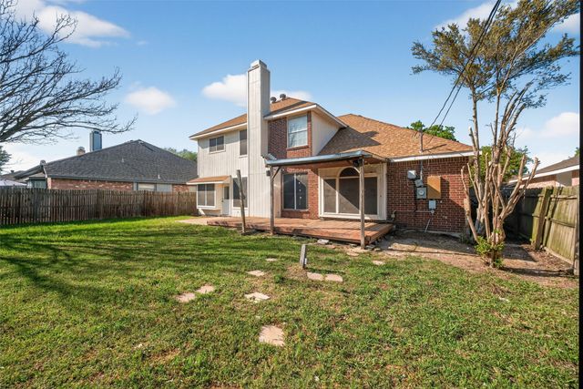 2306 Edinburgh Street, Arlington, TX 76018