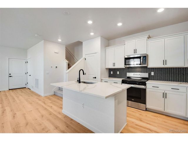 22224 E 6th Pl, Aurora, CO 80018