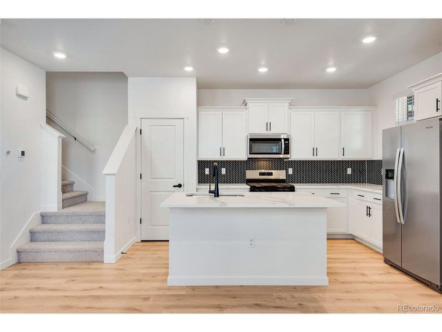 22224 E 6th Pl, Aurora, CO 80018