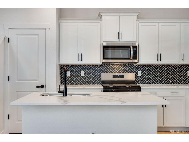 22224 E 6th Pl, Aurora, CO 80018