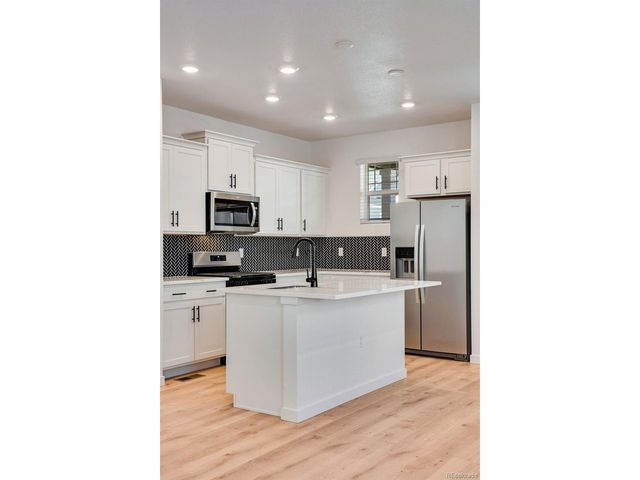 22224 E 6th Pl, Aurora, CO 80018