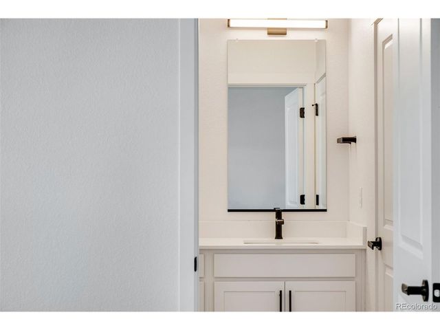 22224 E 6th Pl, Aurora, CO 80018