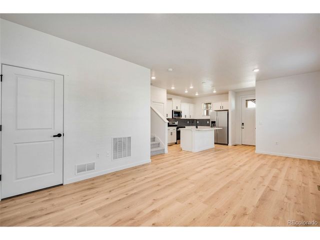 22224 E 6th Pl, Aurora, CO 80018