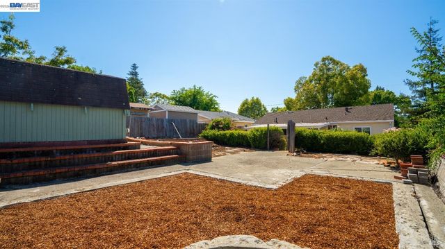 167 El Bonito, Benicia, CA 94510