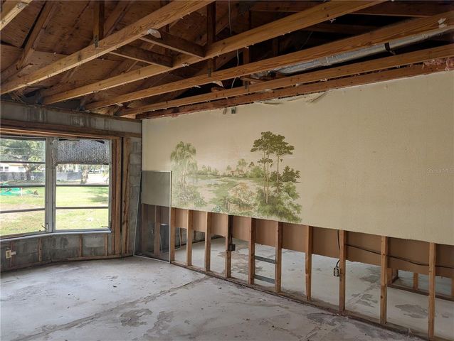 111 58TH AVENUE S, St Petersburg, FL 33705