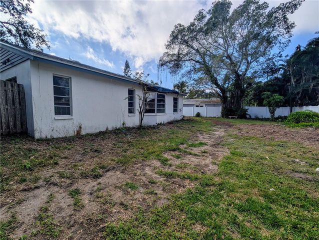 111 58TH AVENUE S, St Petersburg, FL 33705