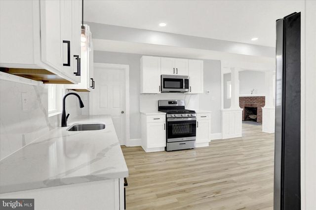 225 S 17TH ST, Camp Hill, PA 17011