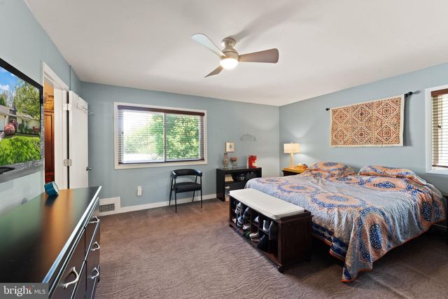 112 HOPELAND LN, Sterling, VA 20164