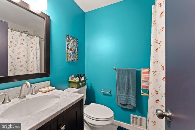 112 HOPELAND LN, Sterling, VA 20164