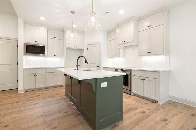 4 Naver Lane, Bella Vista, AR 72715
