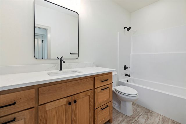 4 Naver Lane, Bella Vista, AR 72715