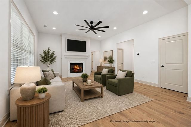 4 Naver Lane, Bella Vista, AR 72715