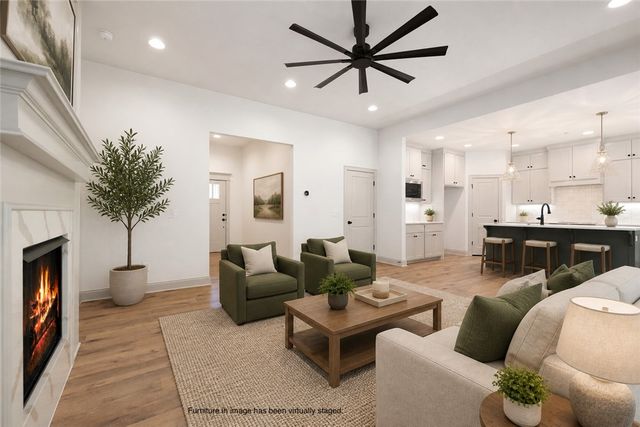 4 Naver Lane, Bella Vista, AR 72715