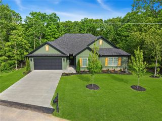 4 Naver Lane, Bella Vista, AR 72715