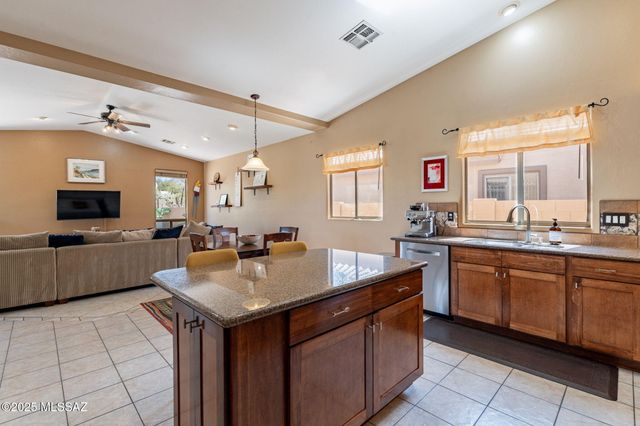 11372 N Twin Spur Court, Oro Valley, AZ 85737