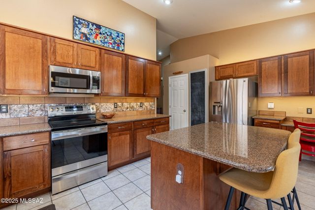 11372 N Twin Spur Court, Oro Valley, AZ 85737