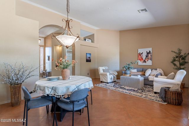 11372 N Twin Spur Court, Oro Valley, AZ 85737